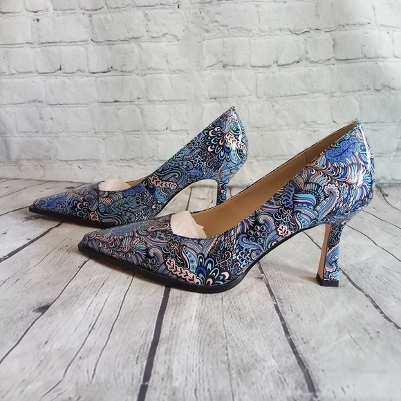 NIB Jcxuanyan Blue Patterned Patent Leather Heels - 8 - Picture 5 of 11